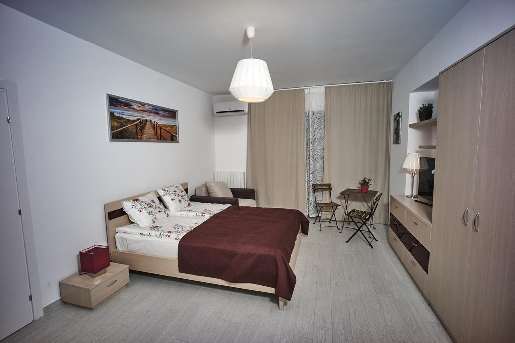 Studio Riviera Mamaia Luaran gambar
