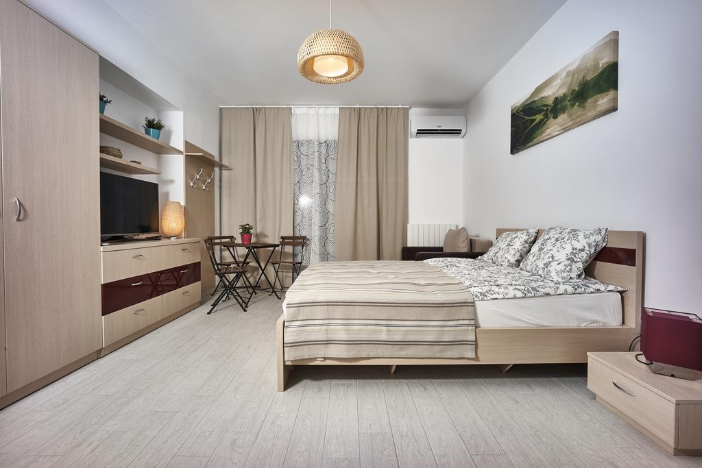 Studio Riviera Mamaia Luaran gambar